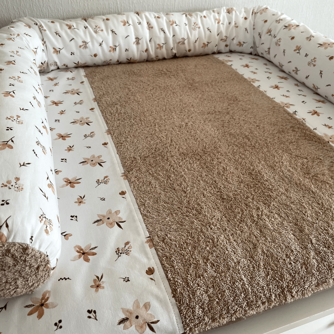 Changing pad with cover - Brown flowers